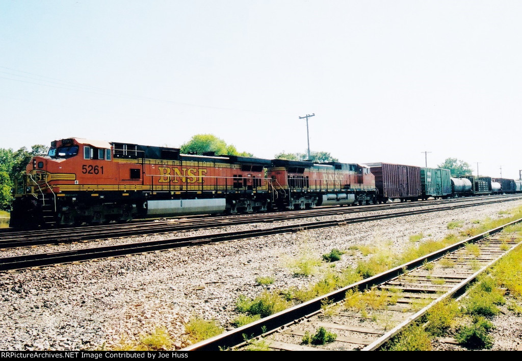 BNSF 5261 West